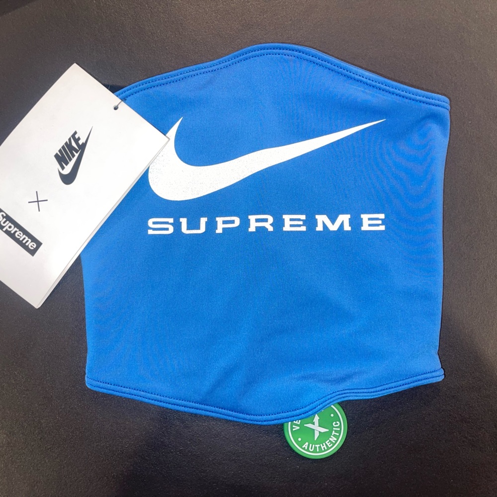 Nike Supreme Neck Warmer